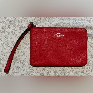 Coach | Corner Zip Wristlet | Red Crossgrain Leather